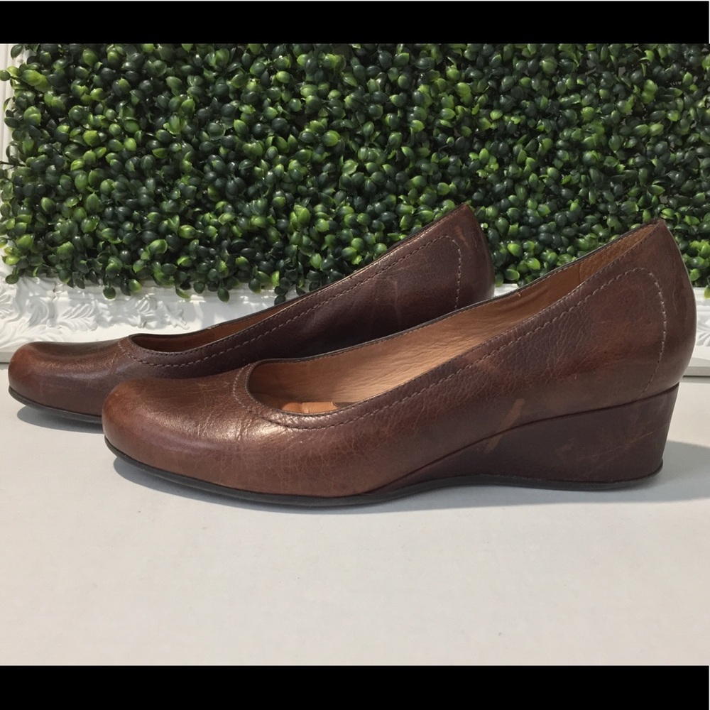 Brown Leather Closed Toe Wedge